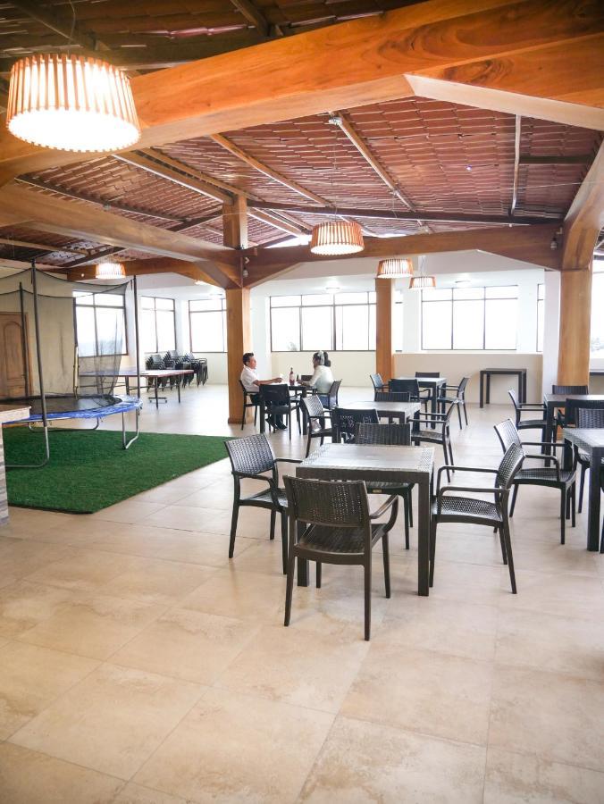 Hostal Espana ปูแอร์โตอาโยรา ภายนอก รูปภาพ
