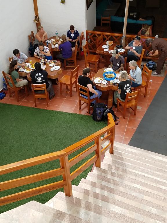 Hostal Espana ปูแอร์โตอาโยรา ภายนอก รูปภาพ