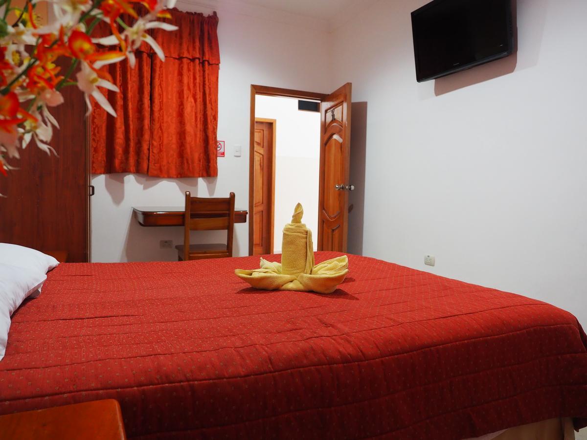 Hostal Espana ปูแอร์โตอาโยรา ภายนอก รูปภาพ