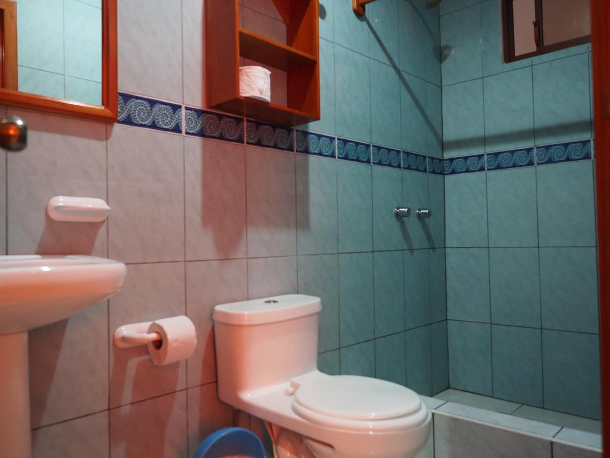 Hostal Espana ปูแอร์โตอาโยรา ภายนอก รูปภาพ