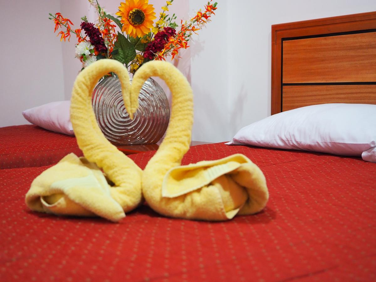 Hostal Espana ปูแอร์โตอาโยรา ภายนอก รูปภาพ
