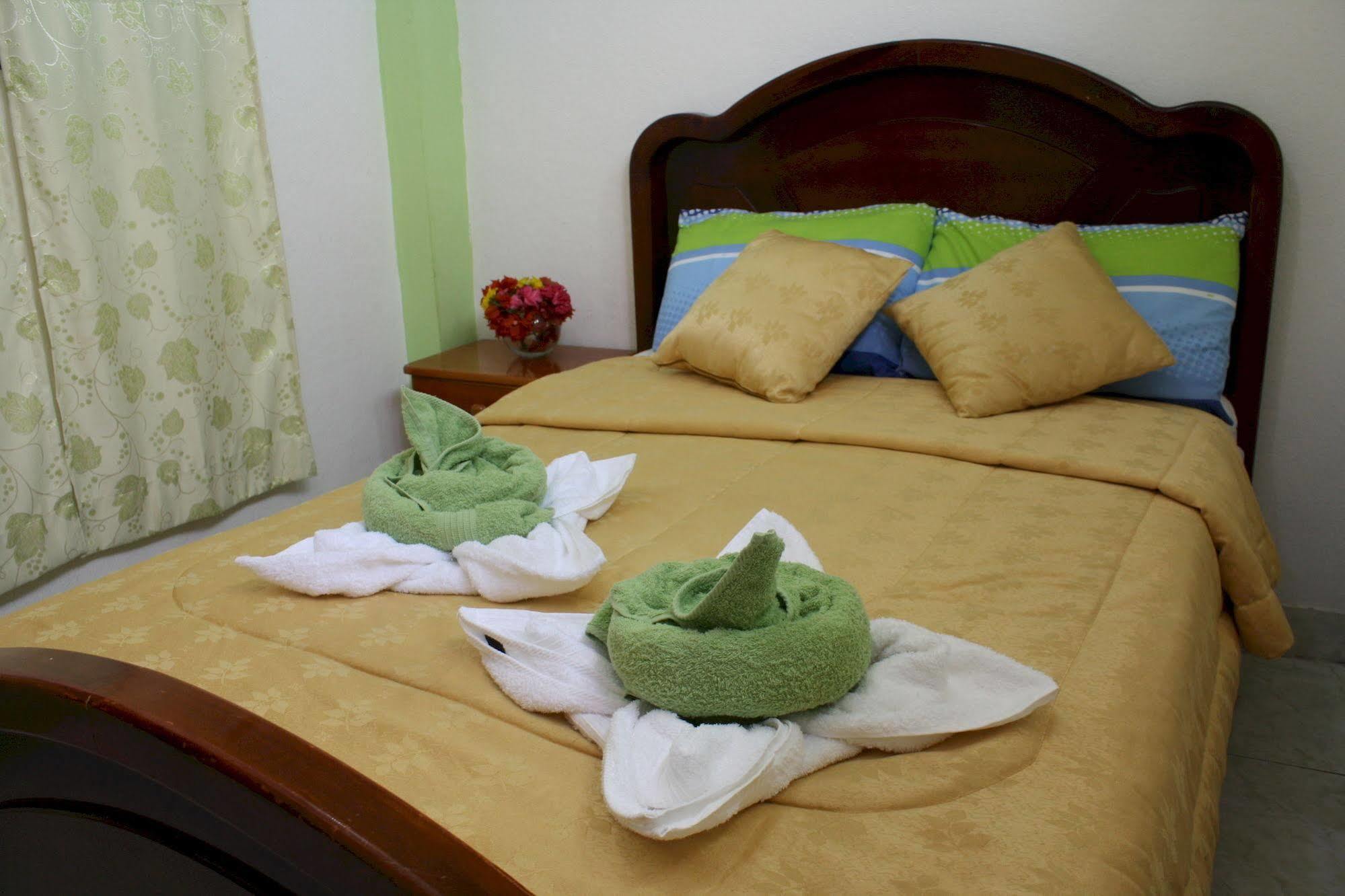 Hostal Espana ปูแอร์โตอาโยรา ภายนอก รูปภาพ