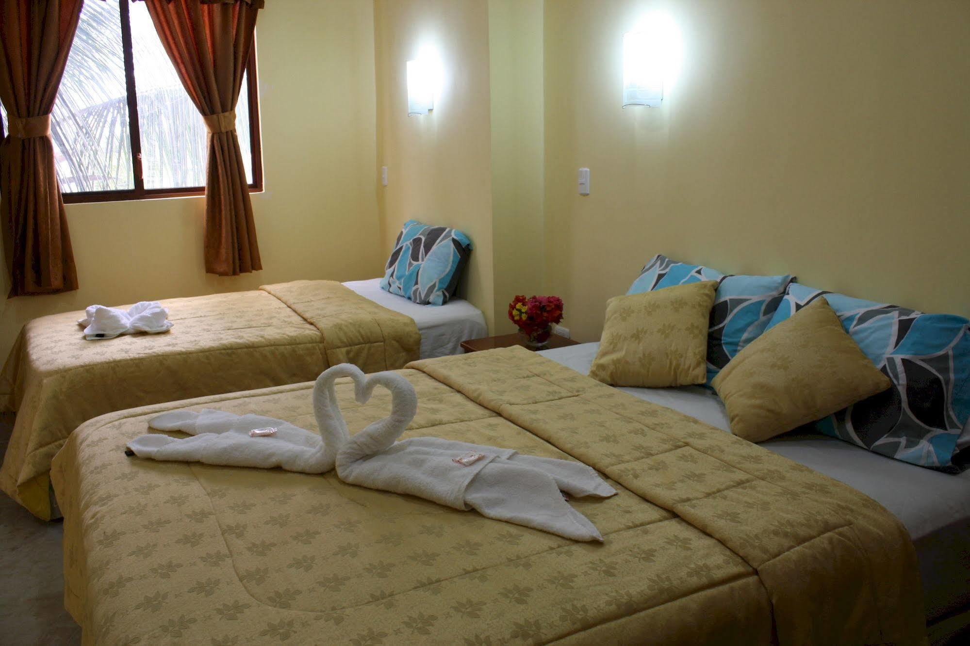 Hostal Espana ปูแอร์โตอาโยรา ภายนอก รูปภาพ