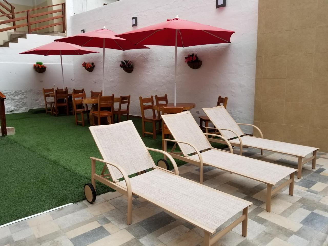 Hostal Espana ปูแอร์โตอาโยรา ภายนอก รูปภาพ