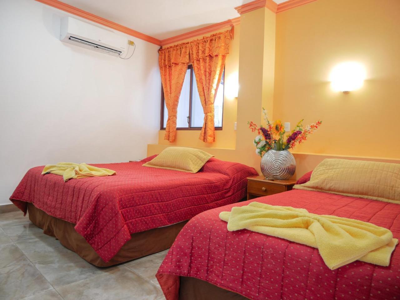 Hostal Espana ปูแอร์โตอาโยรา ภายนอก รูปภาพ