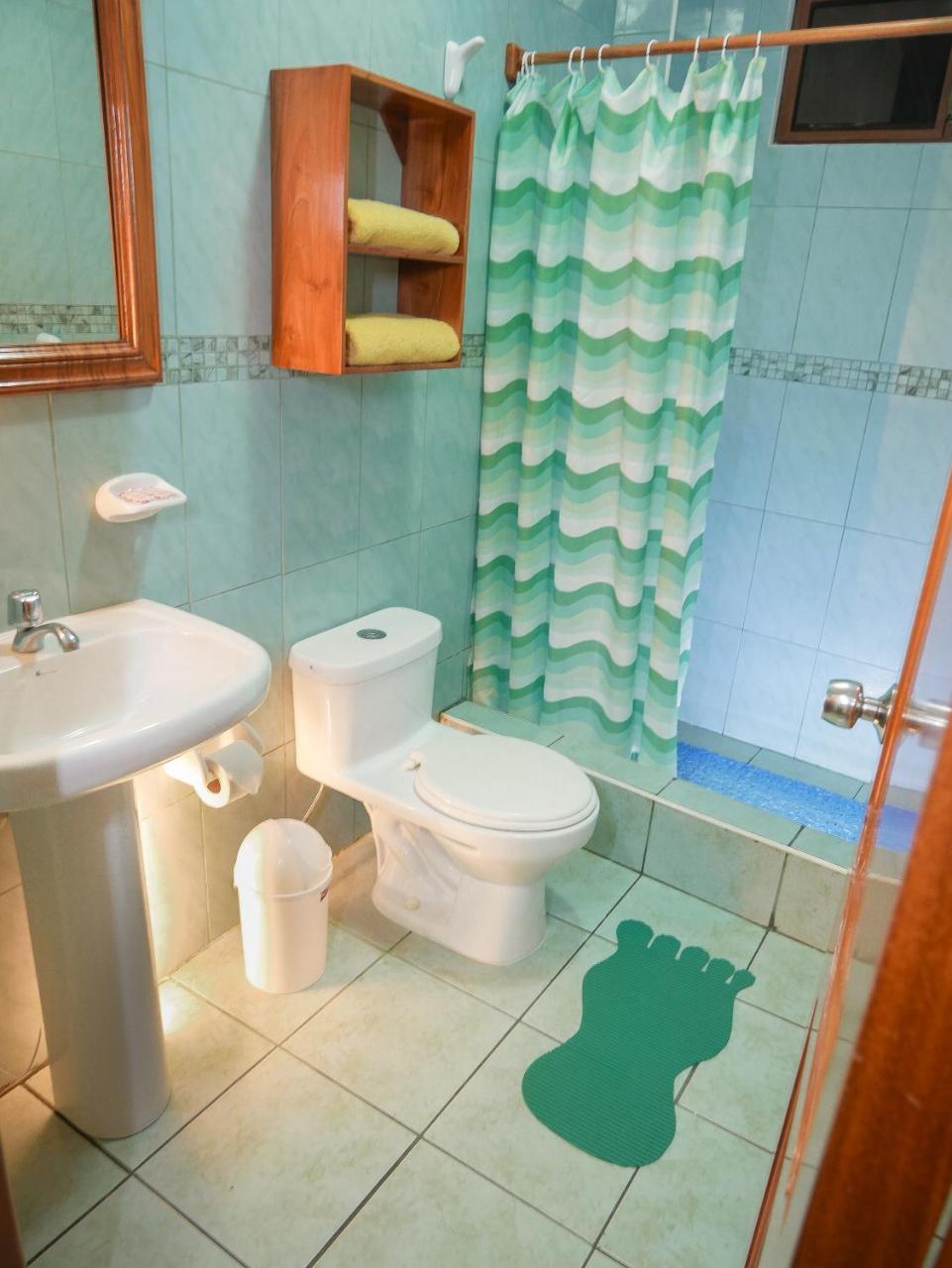 Hostal Espana ปูแอร์โตอาโยรา ภายนอก รูปภาพ